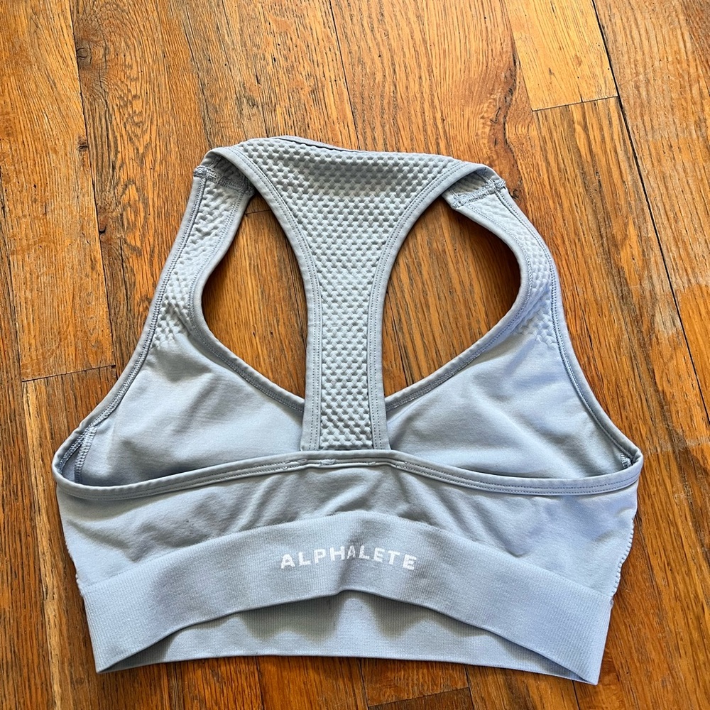 Alphalete Racer Back Bra - Picture 2 of 4